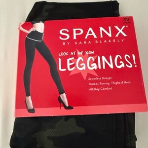 SPANX Camouflage Leggings - Seamless Comfort